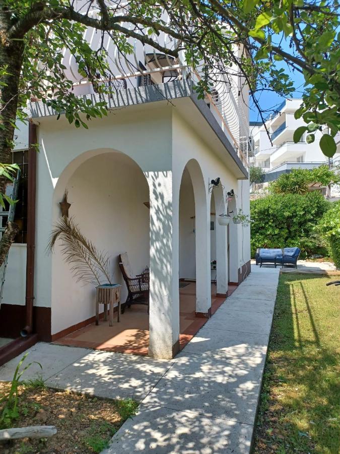 Apartment Bunjo'S Beach House Trogir Dış mekan fotoğraf