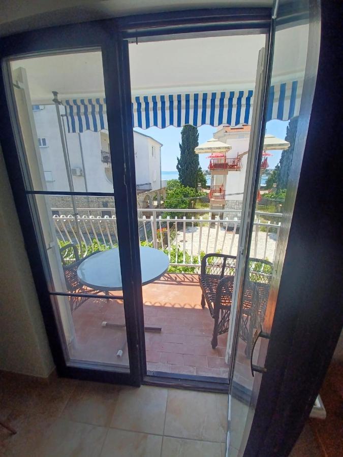 Apartment Bunjo'S Beach House Trogir Dış mekan fotoğraf